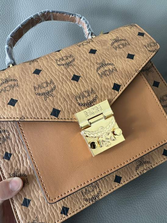 Picture of MCM Handbags _SKUfw242036601fw